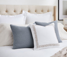 Load image into Gallery viewer, Chunky Knit Decorative Pillow Cover
